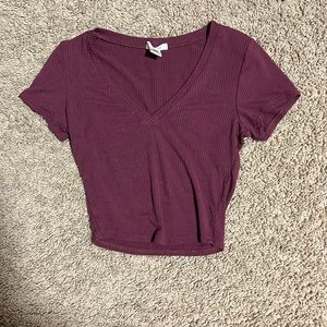 maroon-violet v neck tee